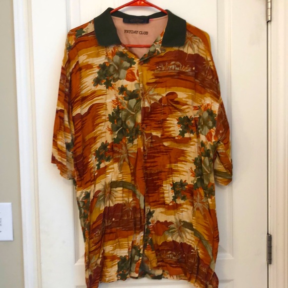 😎Mens pretty colors, orange & army green Hawaiian shirt😎1 cracked button🌺 - Picture 1 of 4